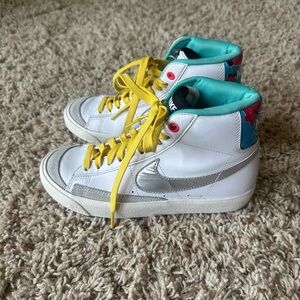 Kids bike blazers size 3.5 Youth